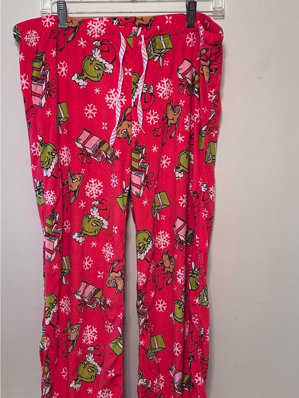 Holiday Grinch Red Fleece Lounge Pants - Cozy Women's Pajama Bottoms